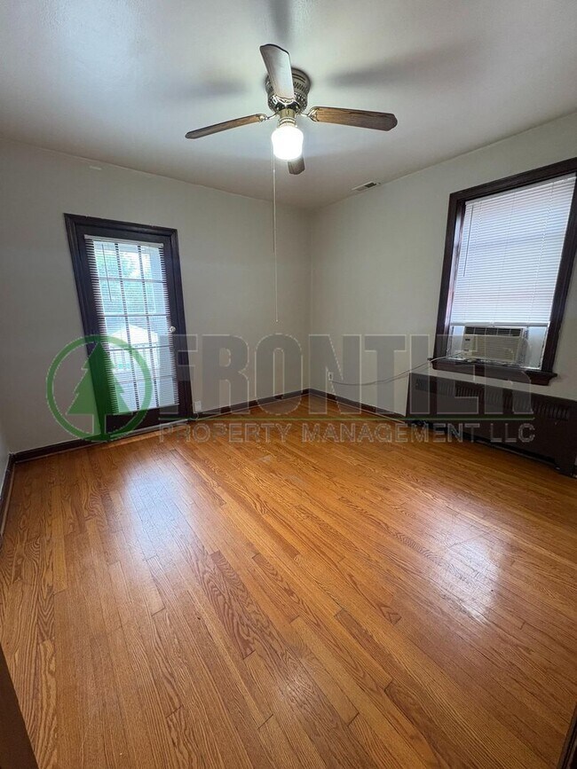 Building Photo - 3914 Chippewa St