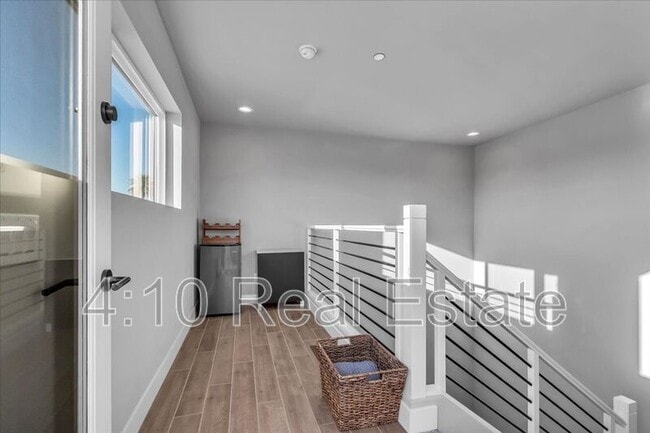 Building Photo - 1111 E Missouri Ave