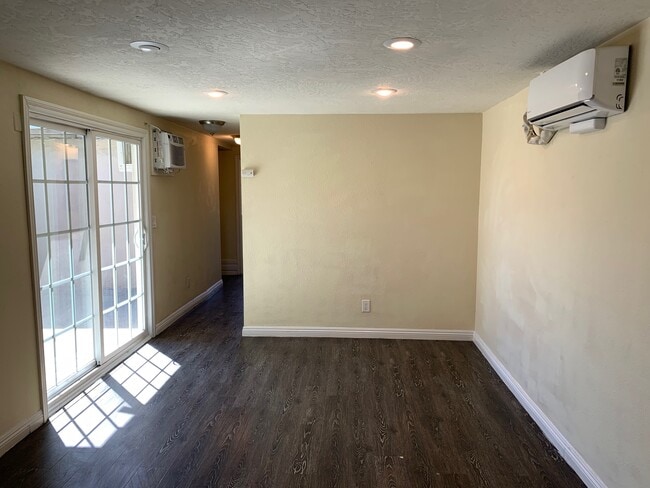 Building Photo - 3913 E Calle De Ricardo