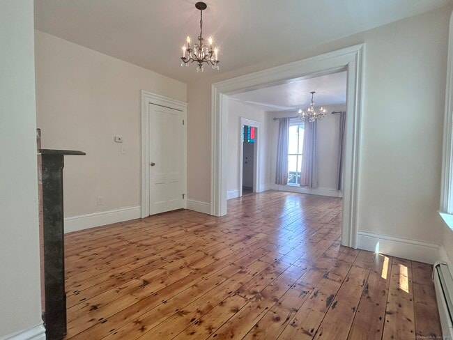 Building Photo - 32 Starr St