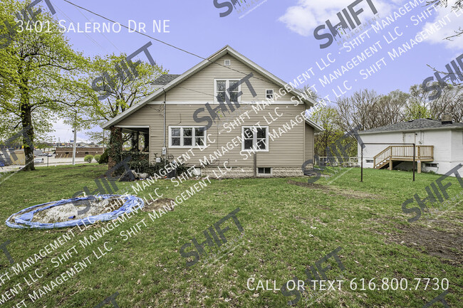 Building Photo - 3401 Salerno Dr NE