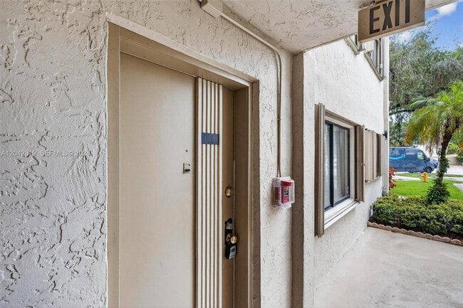 Building Photo - 8065 SW 107th Ave