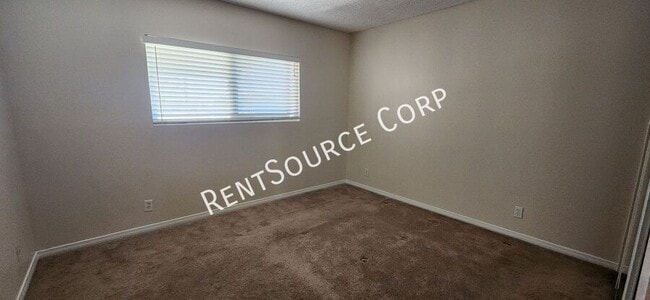 Building Photo - 42000 Blueflax Ave