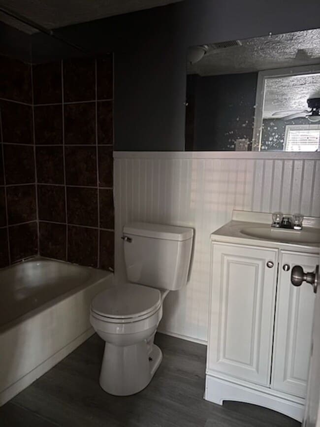 Building Photo - 217 N Sunset Terrace