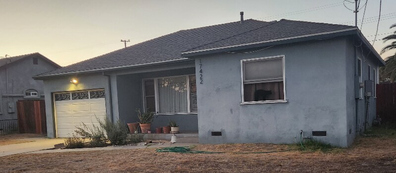 Primary Photo - 17422 Paine St