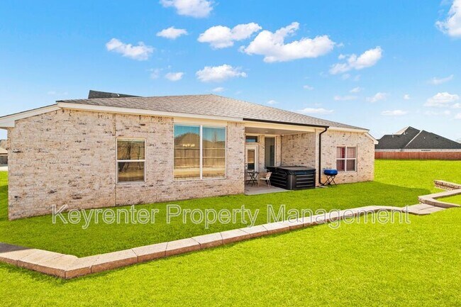 Building Photo - 2805 Crystal Creek Dr