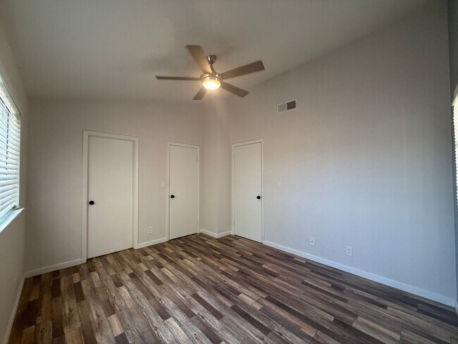 Building Photo - Must See!! Gorgeous 2 Bedroom, 2 Bathroom ...