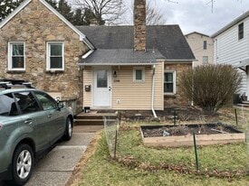 Building Photo - 206 High St