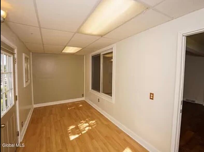 Building Photo - 1508 Tibbits Ave