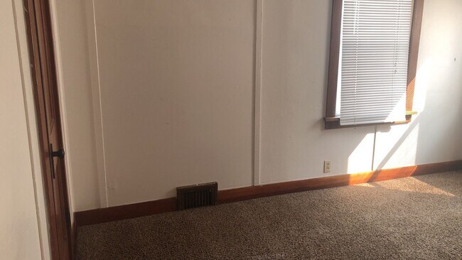 Building Photo - 675-677 NE Opal Street