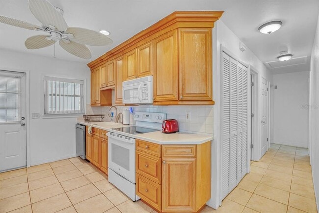 Building Photo - 301 41st Ave