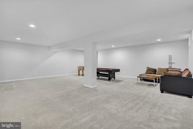Building Photo - 41919 Spring Air Dr