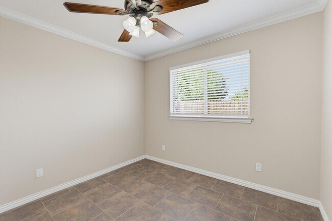Building Photo - 286 Pilgrim Rd