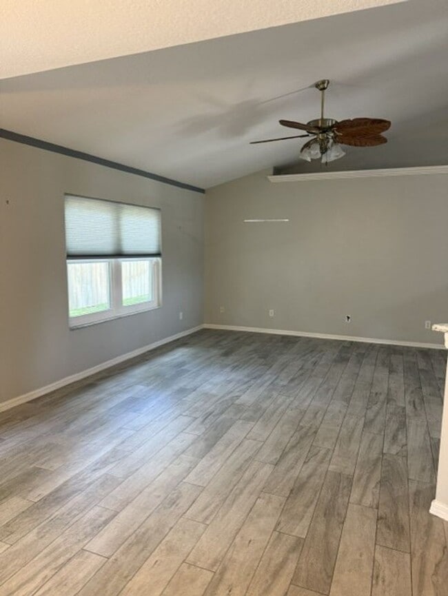 Building Photo - Well maintained home in Silver Oaks! Great location!