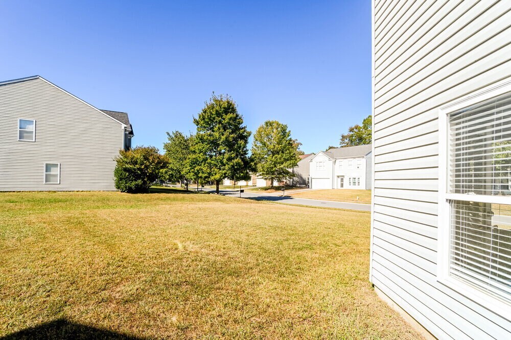 Building Photo - 14202 Luscombe Farm Rd