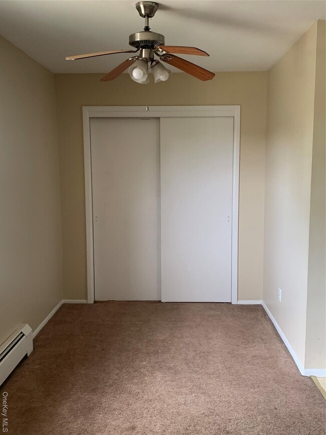 Building Photo - 23 Doxbury Ln