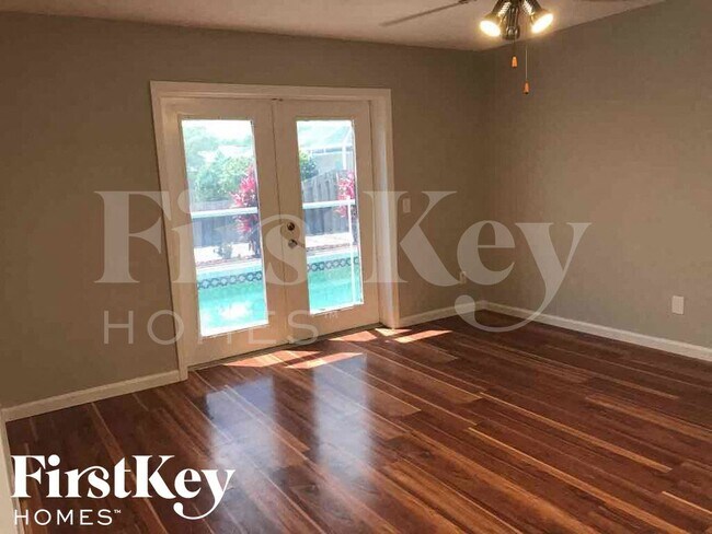 Building Photo - 11764 Shirburn Cir