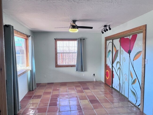 Building Photo - 26 Balsamo Ln