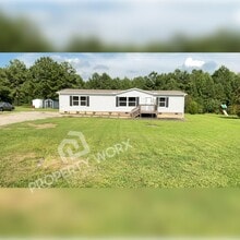 Building Photo - 3 Bedroom Home, Nashville