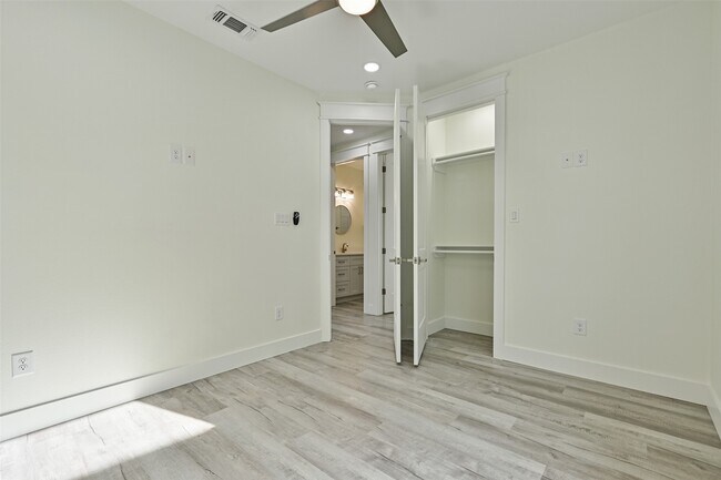 Building Photo - 25231 Sausalito Dr
