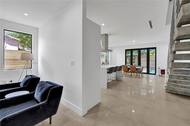 Building Photo - 3465 SW 3rd Ave