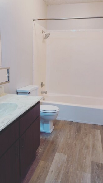 Building Photo - 3416 Balboa Ln