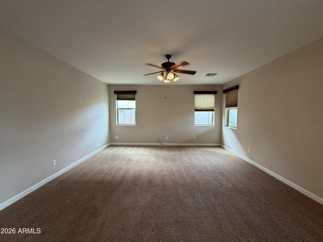 Building Photo - 722 E Sipapu Dr