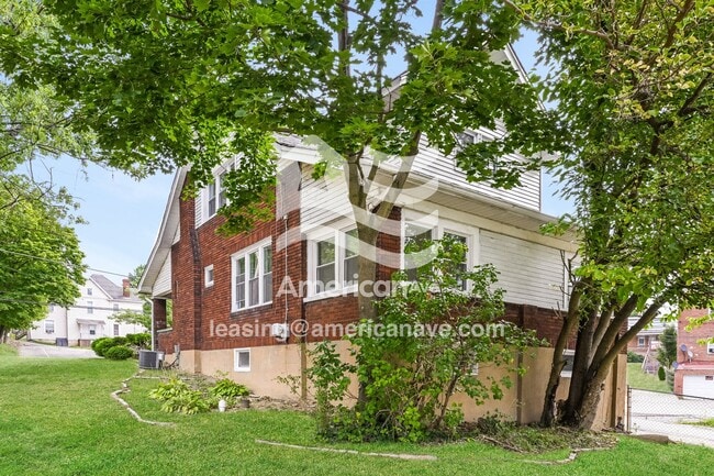 Building Photo - 500 Wilson Ave
