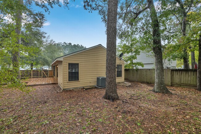 Building Photo - 93 W High Oaks Cir