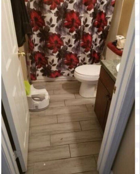 Building Photo - 13 Britz Cir