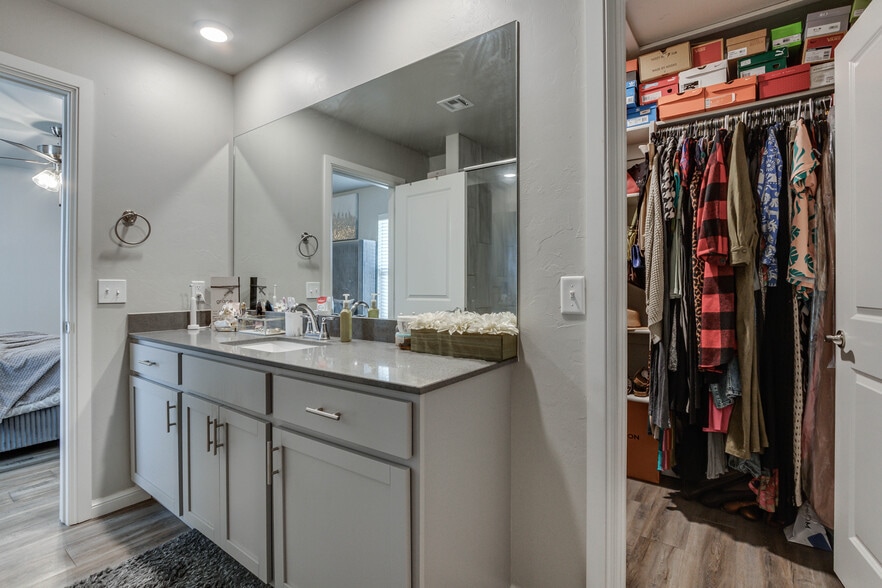 Building Photo - 2641 Cedar Tree Rd