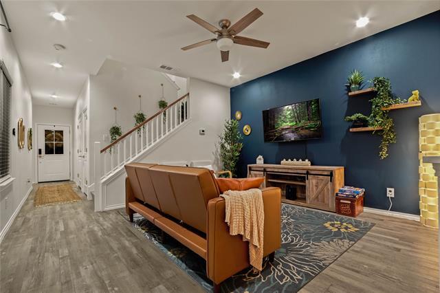 Building Photo - 430 N Denley Dr