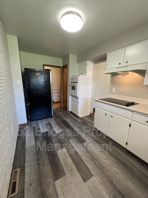 Building Photo - 3122 Shawnee Ave