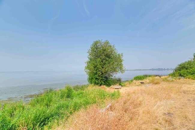 Building Photo - 37458 Modoc Point Rd