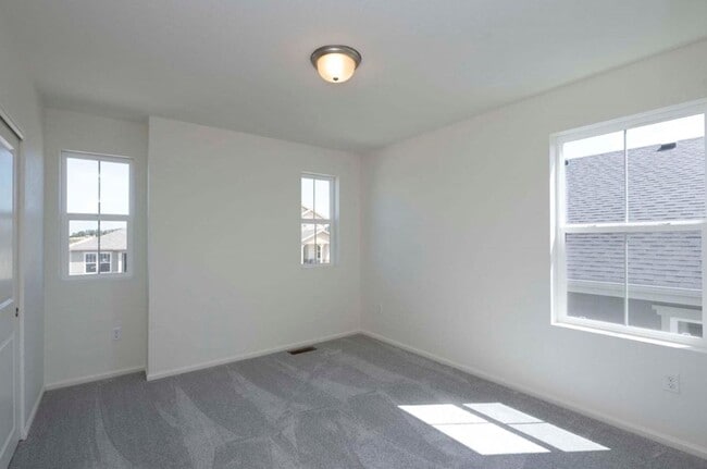 Building Photo - Terrain Oak Valley 3bd 2.5ba Gem!