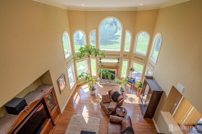 Building Photo - 19 Meadowlark Dr
