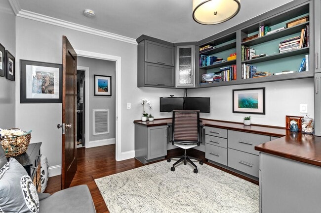 Building Photo - Prestigious Ocean View Retreat – Fully Rem...