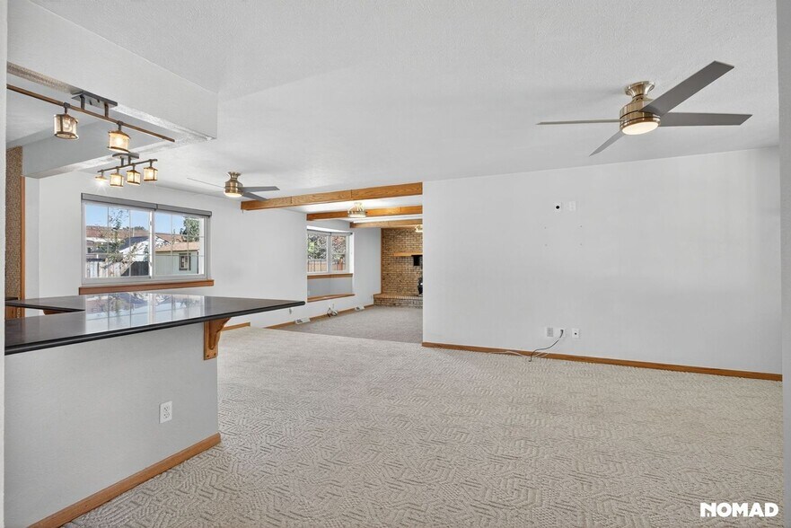 Building Photo - 2126 S Golden Ct