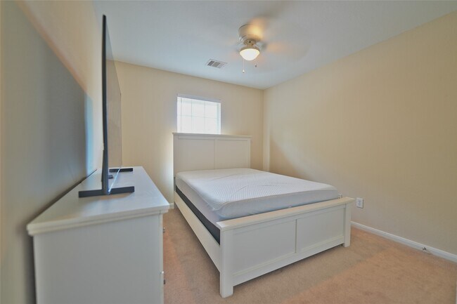 Building Photo - 8050 Montague Manor Ln