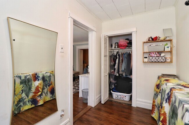 Building Photo - 704 Washington St