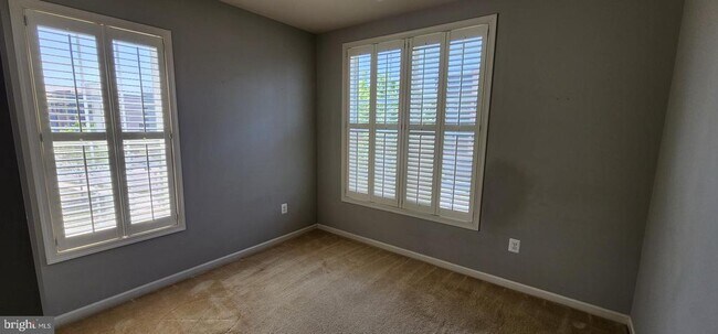 Building Photo - 23552 Hopewell Manor Terrace