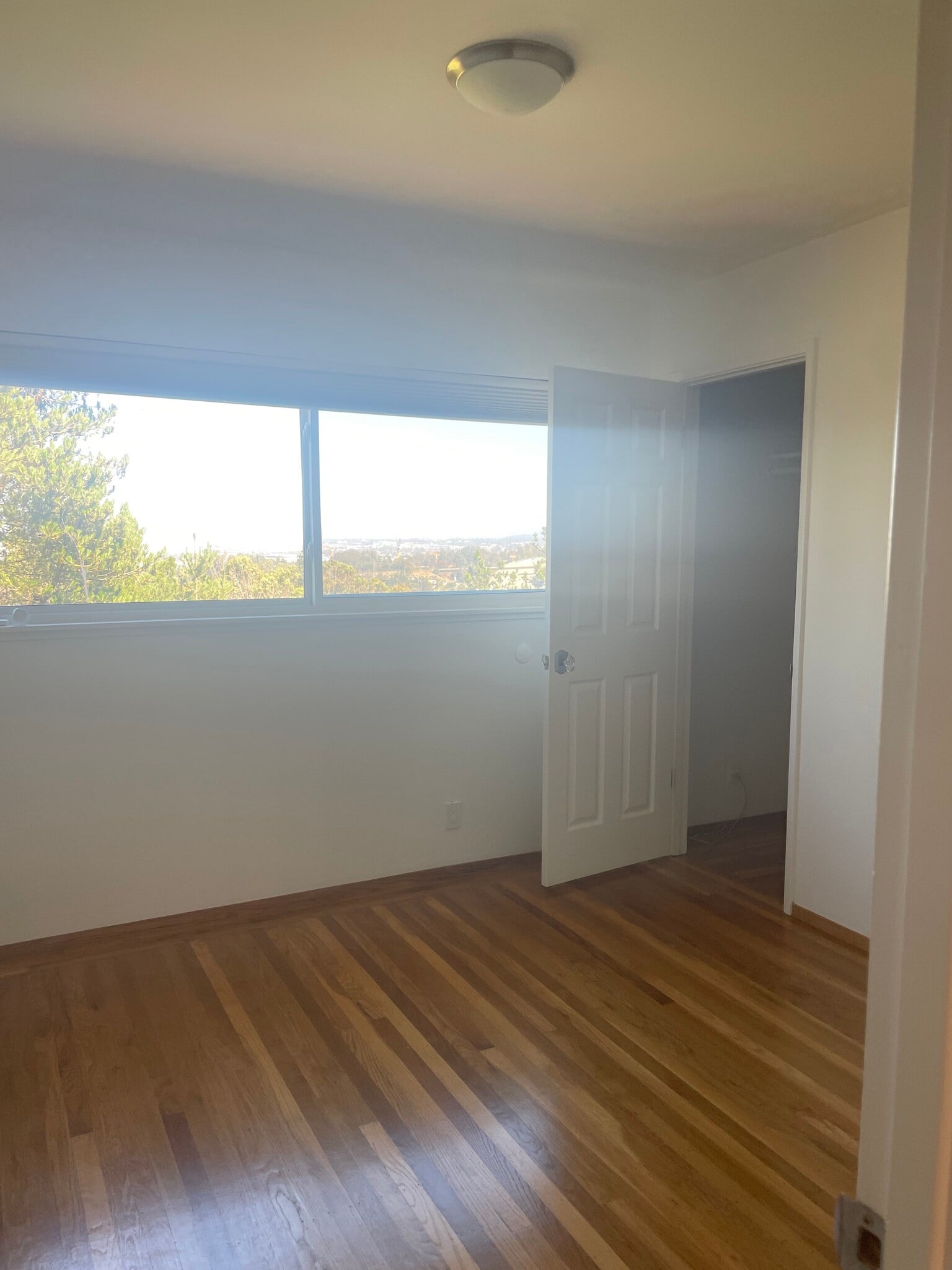 Building Photo - 191 Fernwood Dr