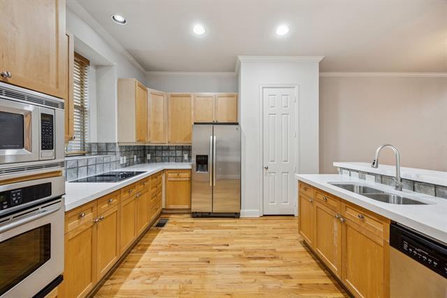 Building Photo - 2028 N Haskell Ave.