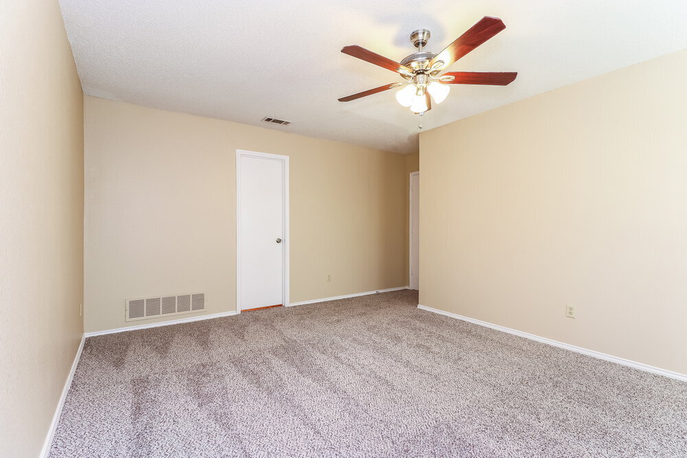 Building Photo - 1125 Hidden Creek Dr