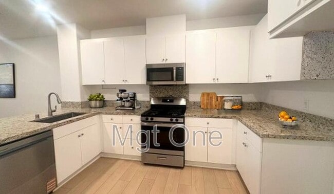 Building Photo - 15988 Lasselle St