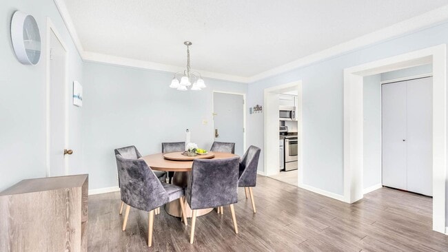 Building Photo - 7701 Wurzbach Rd