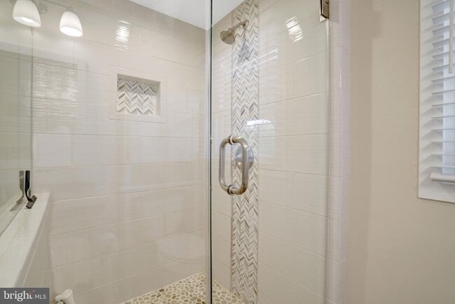 Building Photo - 6510 Carriage Dr