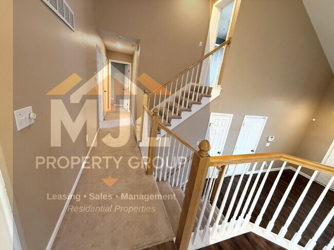 Building Photo - Beautiful 4 Bedroom / 3 Bath Home in Olathe