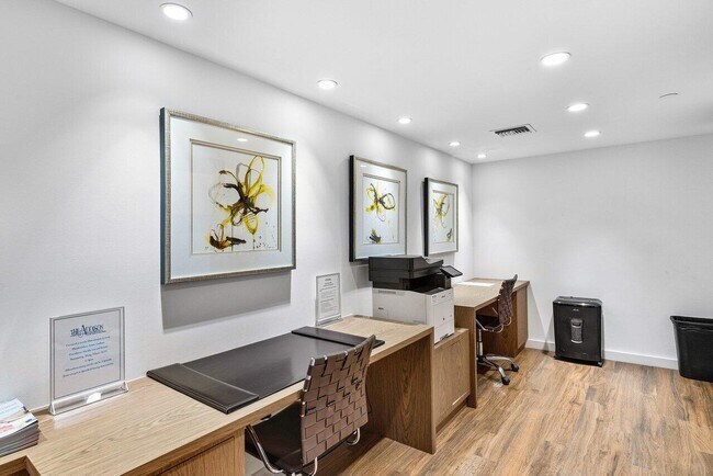 Building Photo - 1500 S Ocean Blvd