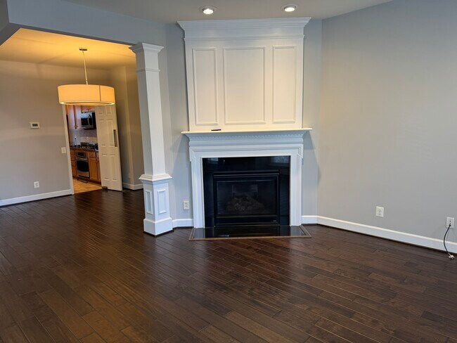 Building Photo - 14828 Potomac Branch Dr